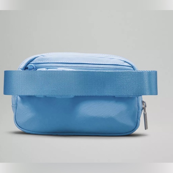 AERO BLUE Lululemon Everywhere Belt Bag 1 Lt - Picture 3 of 6